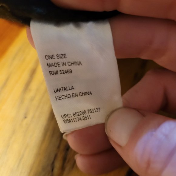 Toddler Boys Fleece Camo One Size Velcro Strap with Ear Flaps - Picture 3 of 4